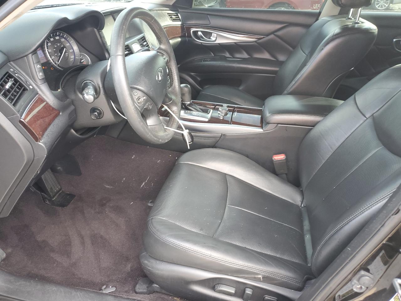2016 Infiniti Q70 - Image 7