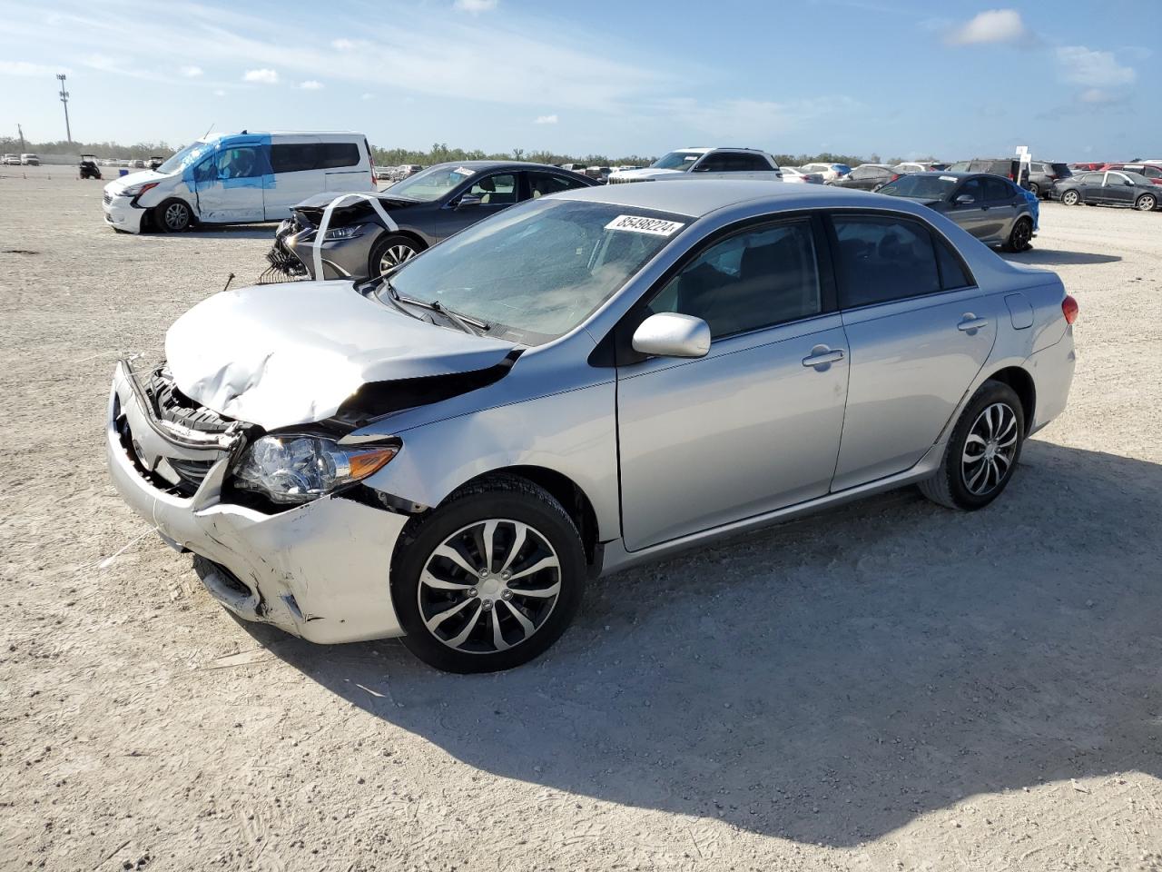 VIN 5YFBU4EE1DP113797 2013 TOYOTA COROLLA no.1