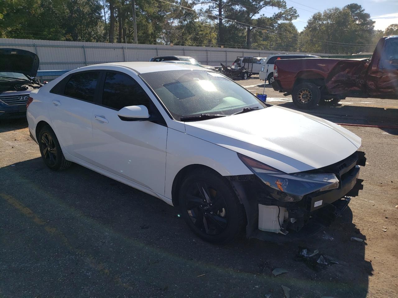 2021 Hyundai Elantra - Image 4