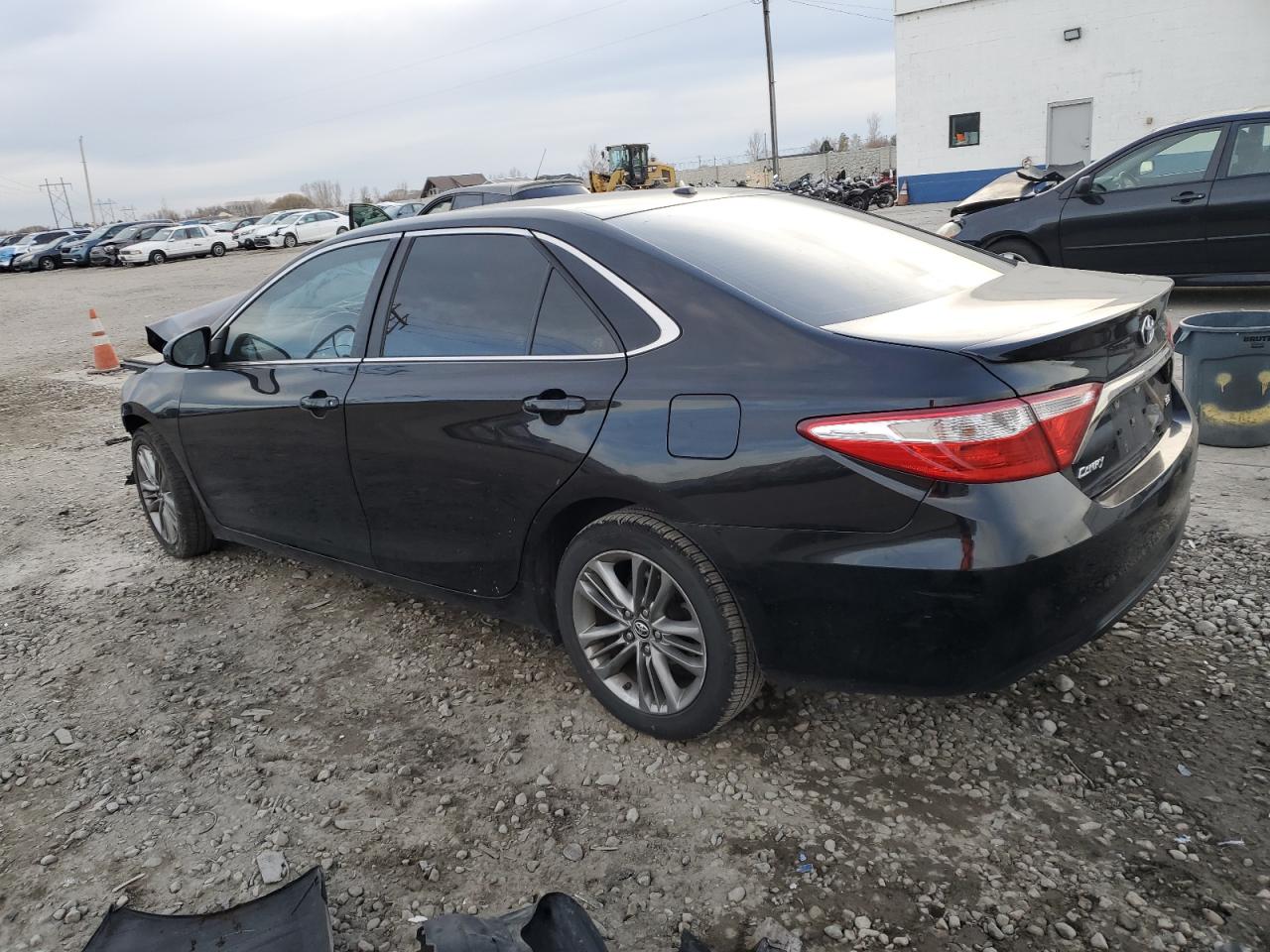 VIN 4T1BF1FK9GU520850 2016 TOYOTA CAMRY no.2