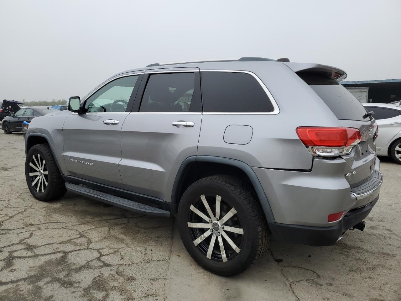 2015 Jeep Grand Cherokee - Image 2