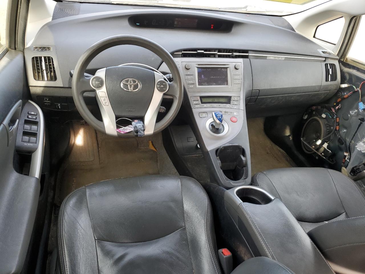 2015 Toyota Prius - Image 8