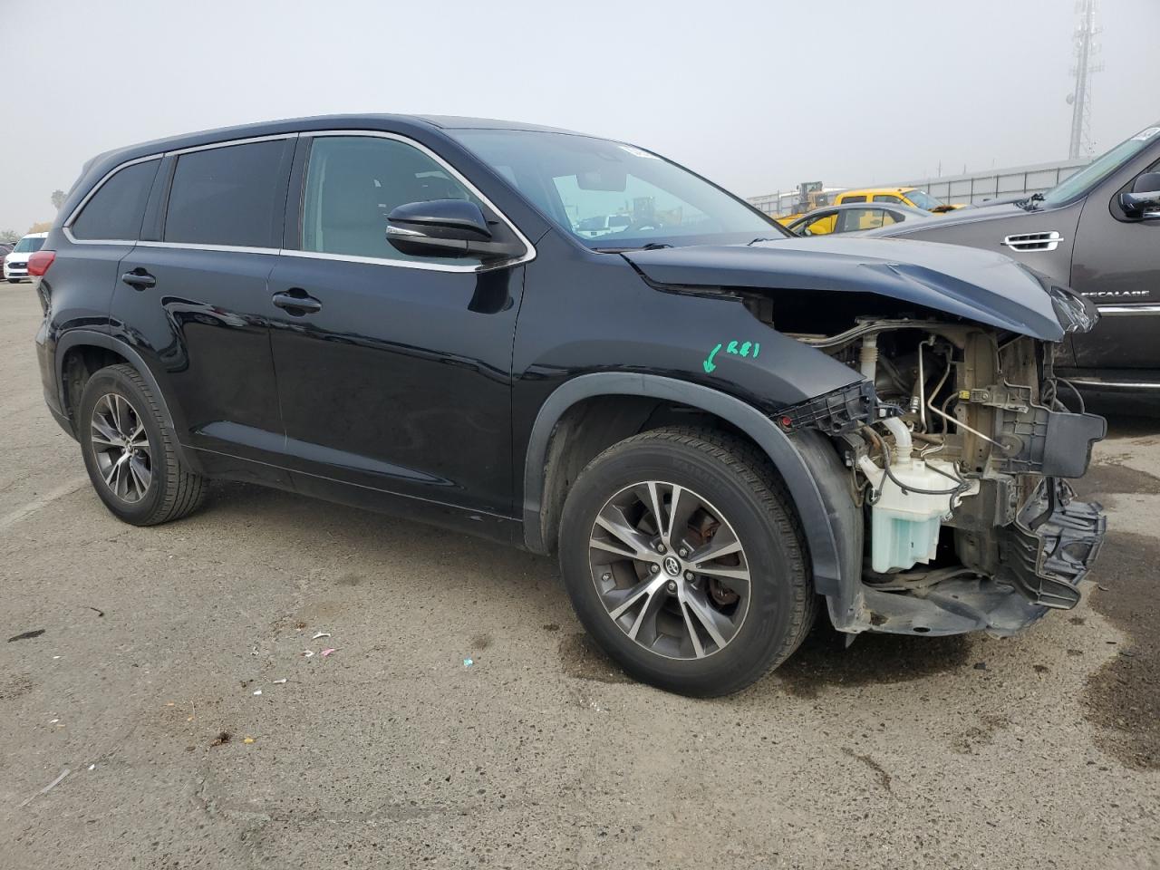 VIN 5TDZARFHXJS034984 2018 TOYOTA HIGHLANDER no.4