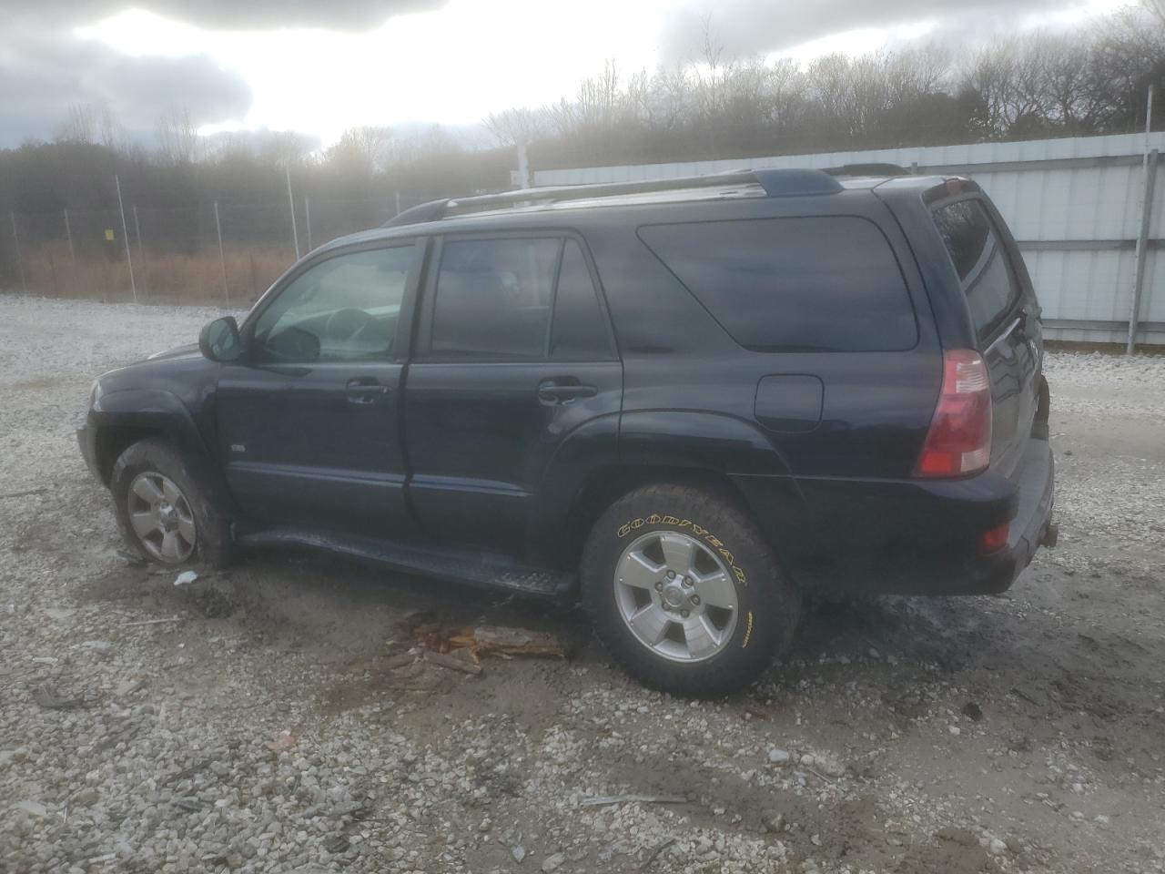 2005 Toyota 4Runner - Image 2