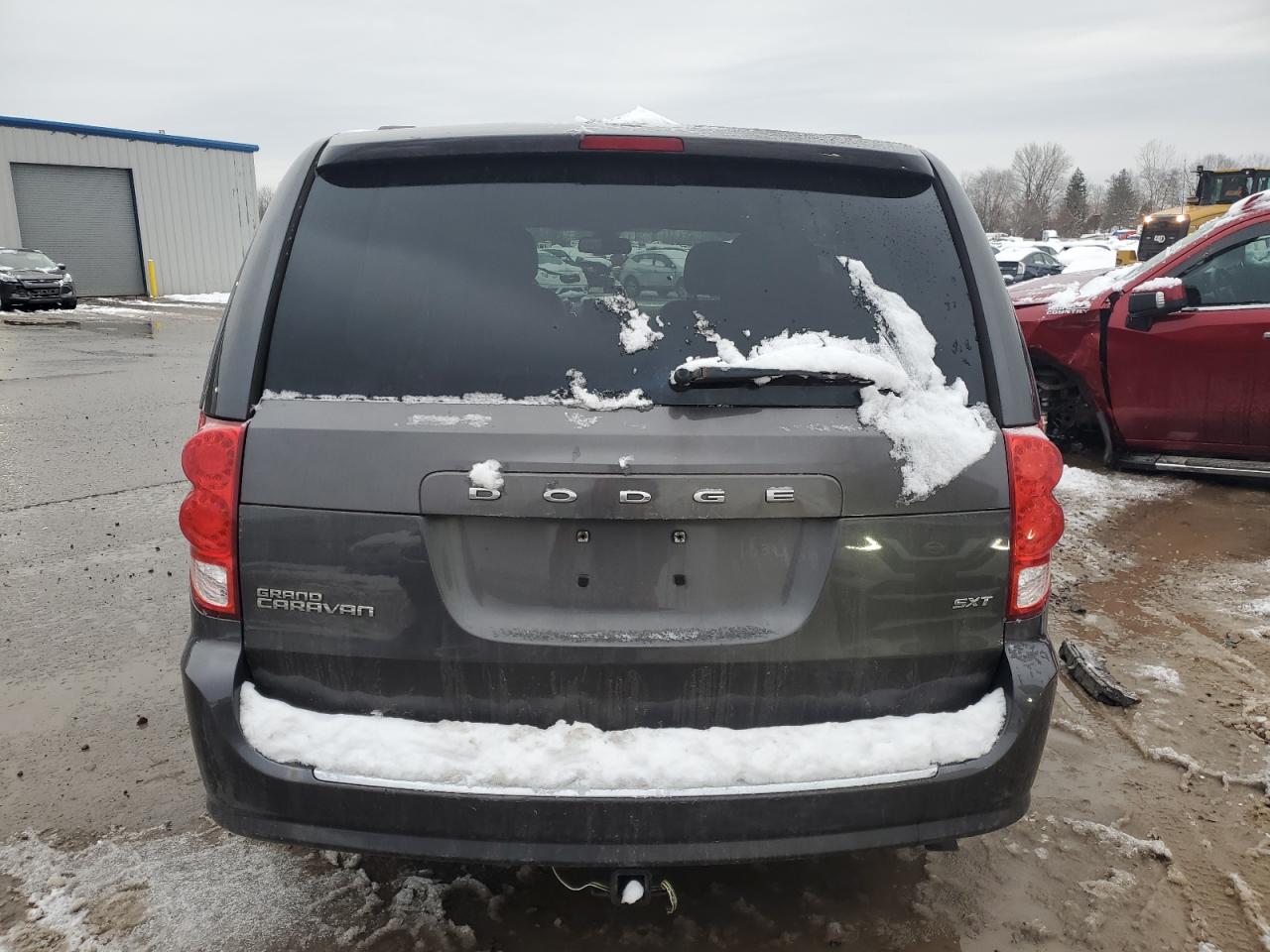 2019 Dodge Caravan - Image 6