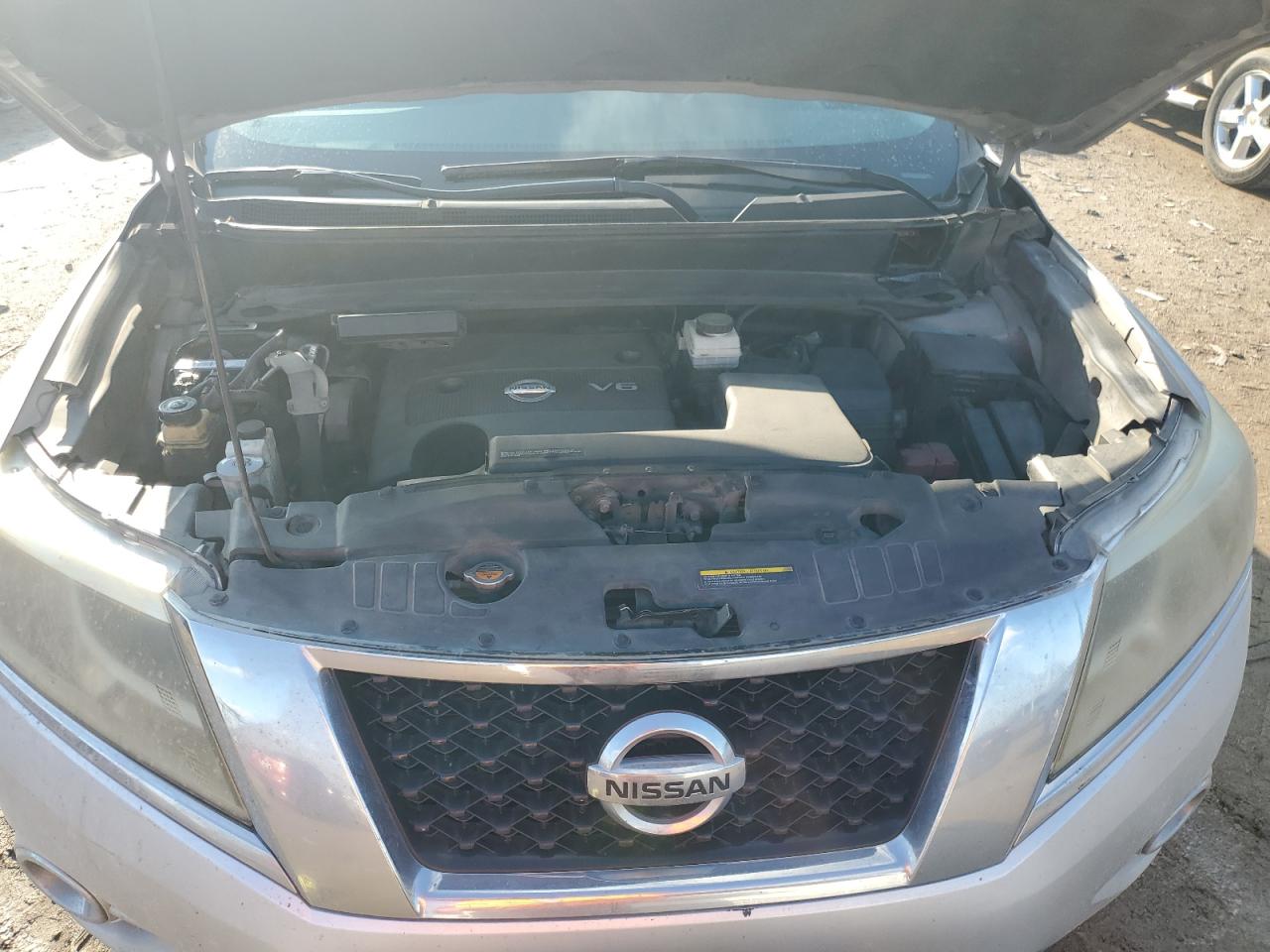 2013 Nissan Pathfinder - Image 11
