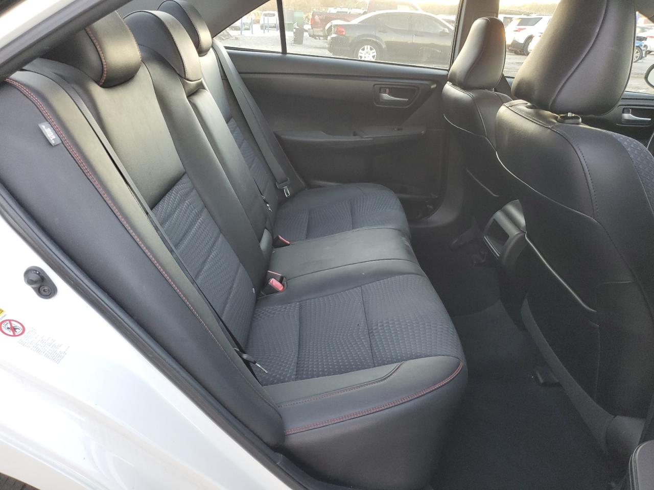 2015 Toyota Camry - Image 10