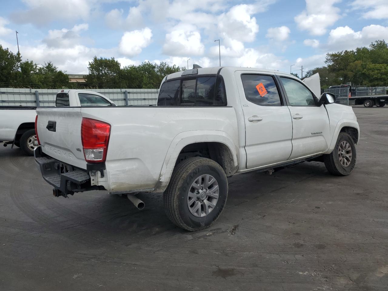 VIN 5TFAZ5CN1HX049385 2017 TOYOTA TACOMA no.3