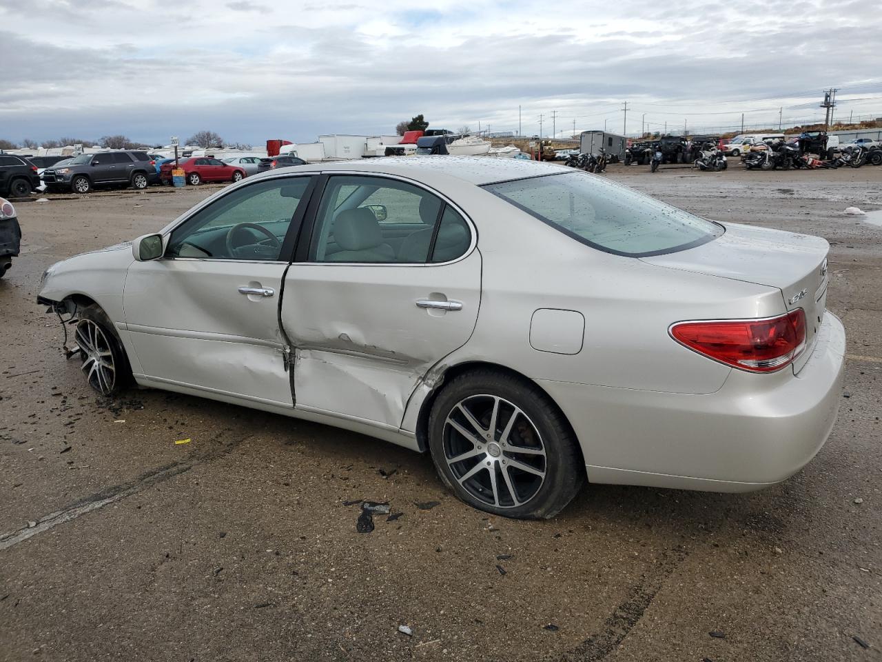 2005 Lexus ES - Image 2