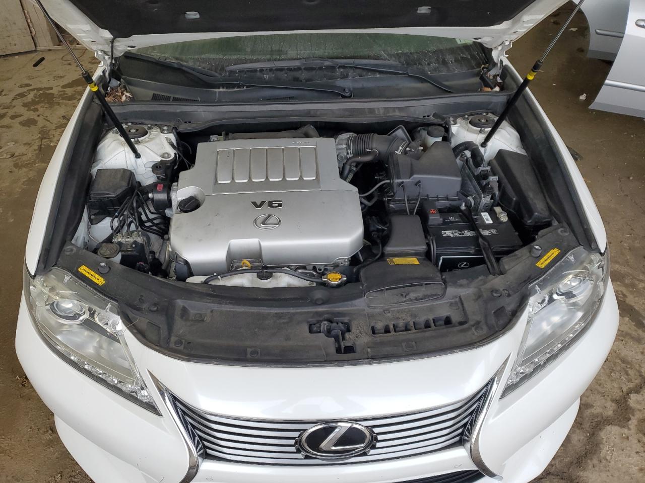 2014 Lexus ES - Image 11