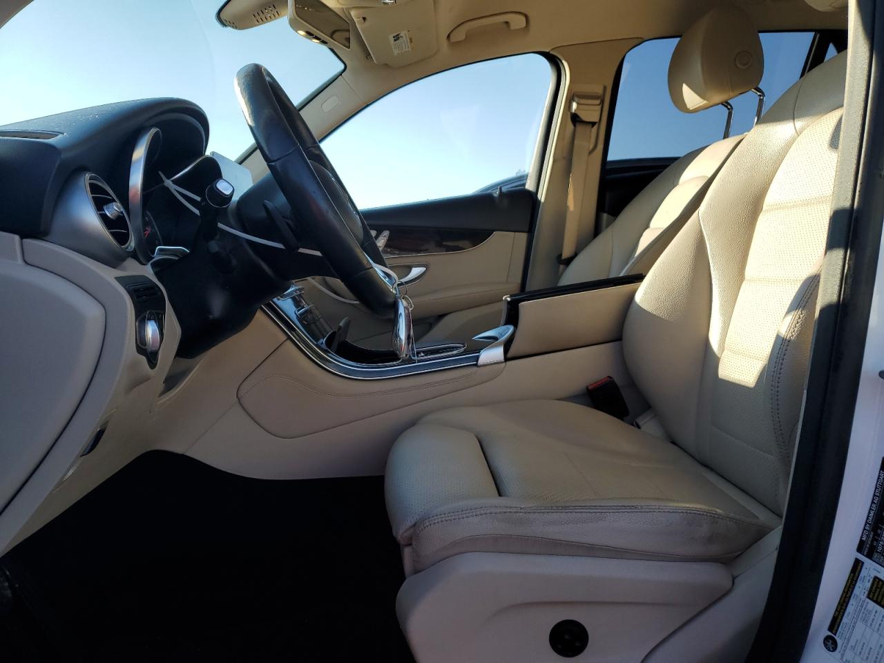 2020 Mercedes-Benz GLC - Image 7