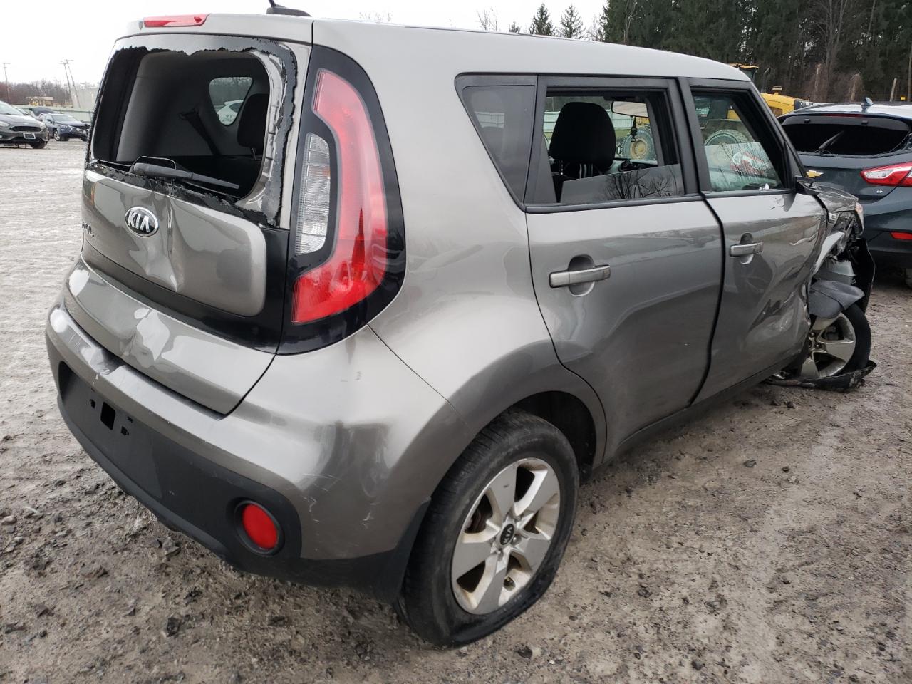 VIN KNDJN2A20J7545223 2018 KIA SOUL no.3