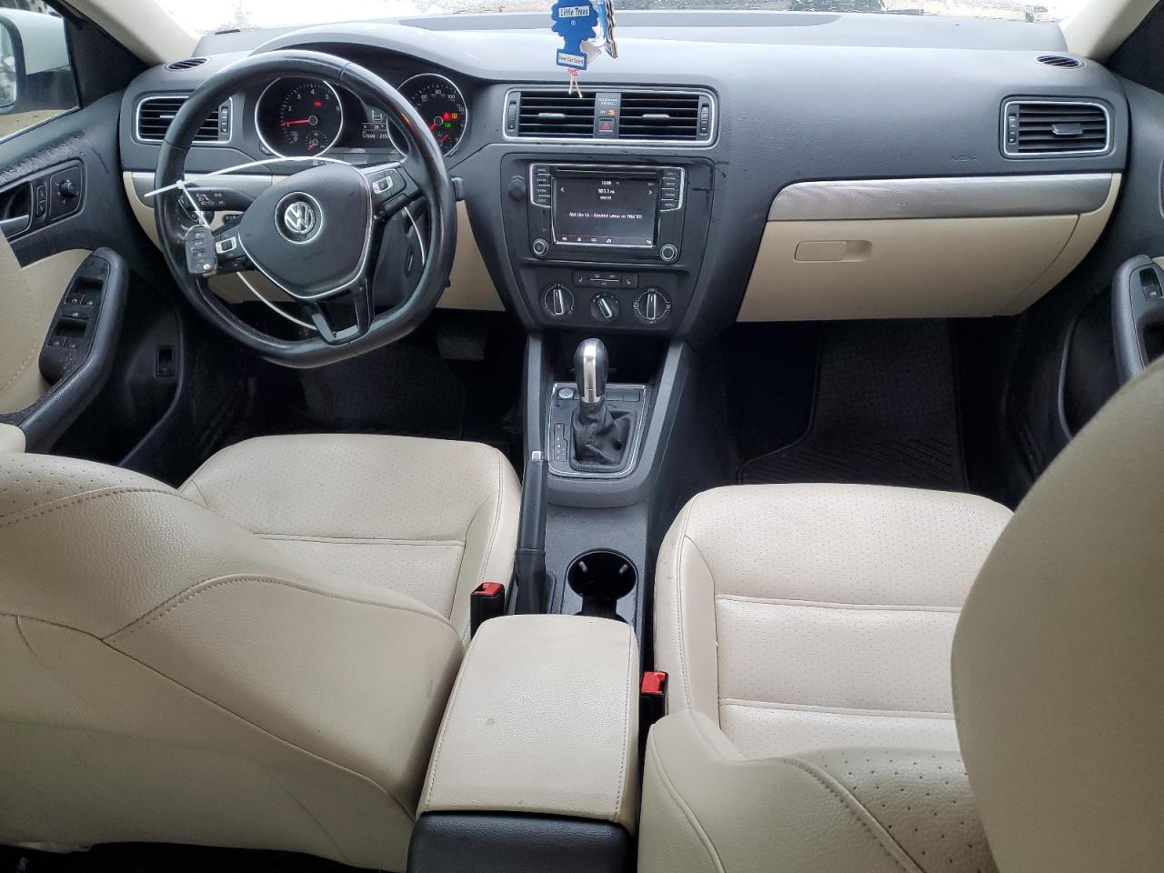 2017 Volkswagen Jetta - Image 8