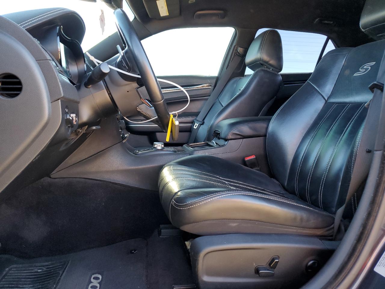 2017 Chrysler 300 - Image 7