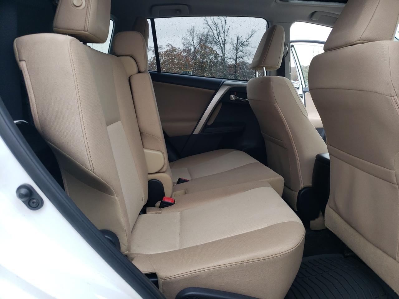 2015 Toyota RAV 4 - Image 11