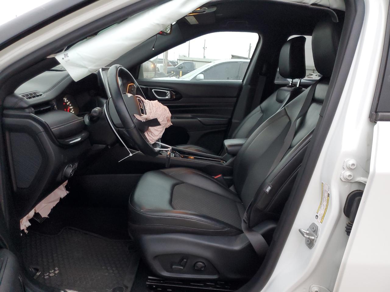 2022 Jeep Compass - Image 7