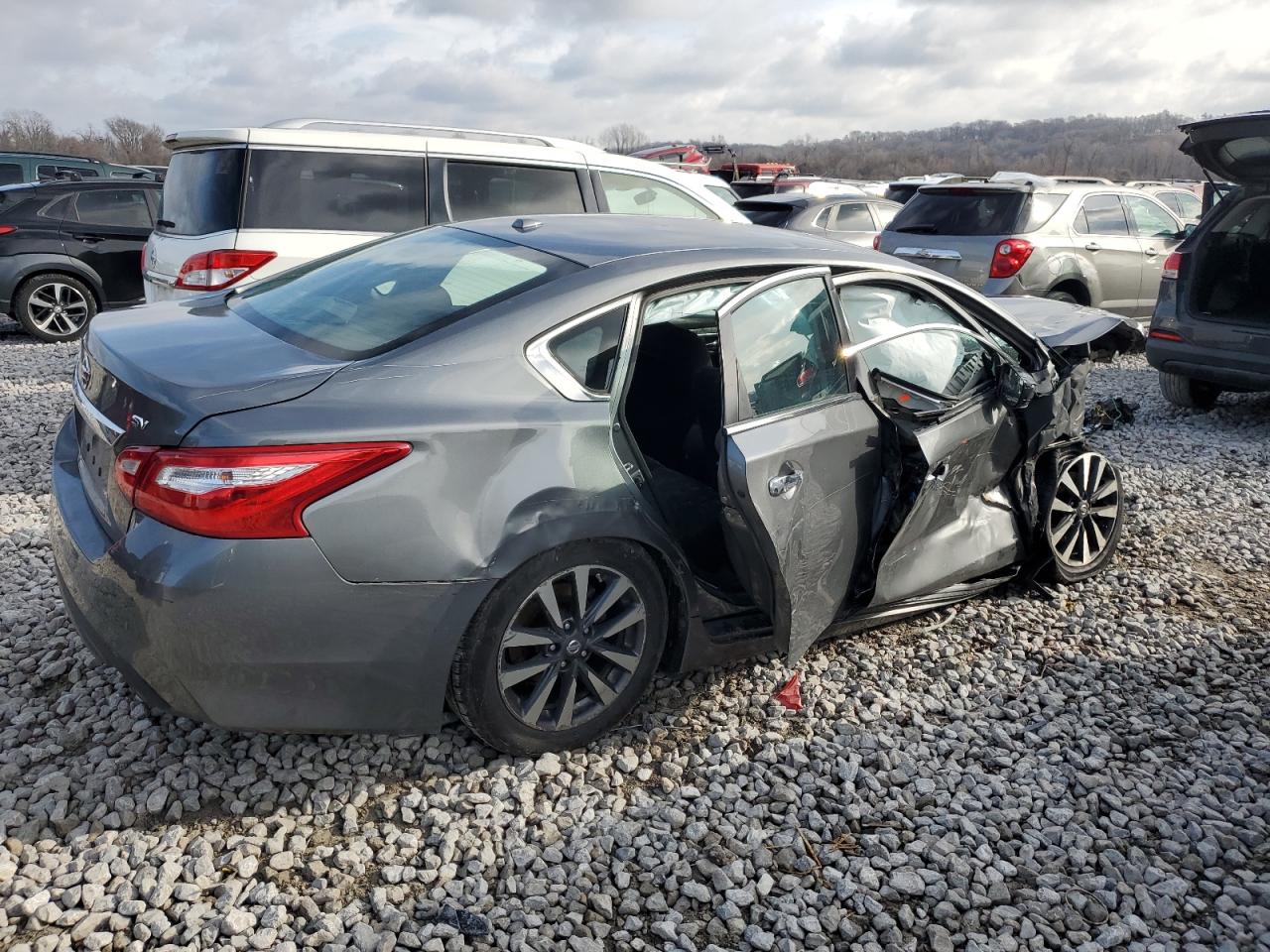 2017 Nissan Altima - Image 3
