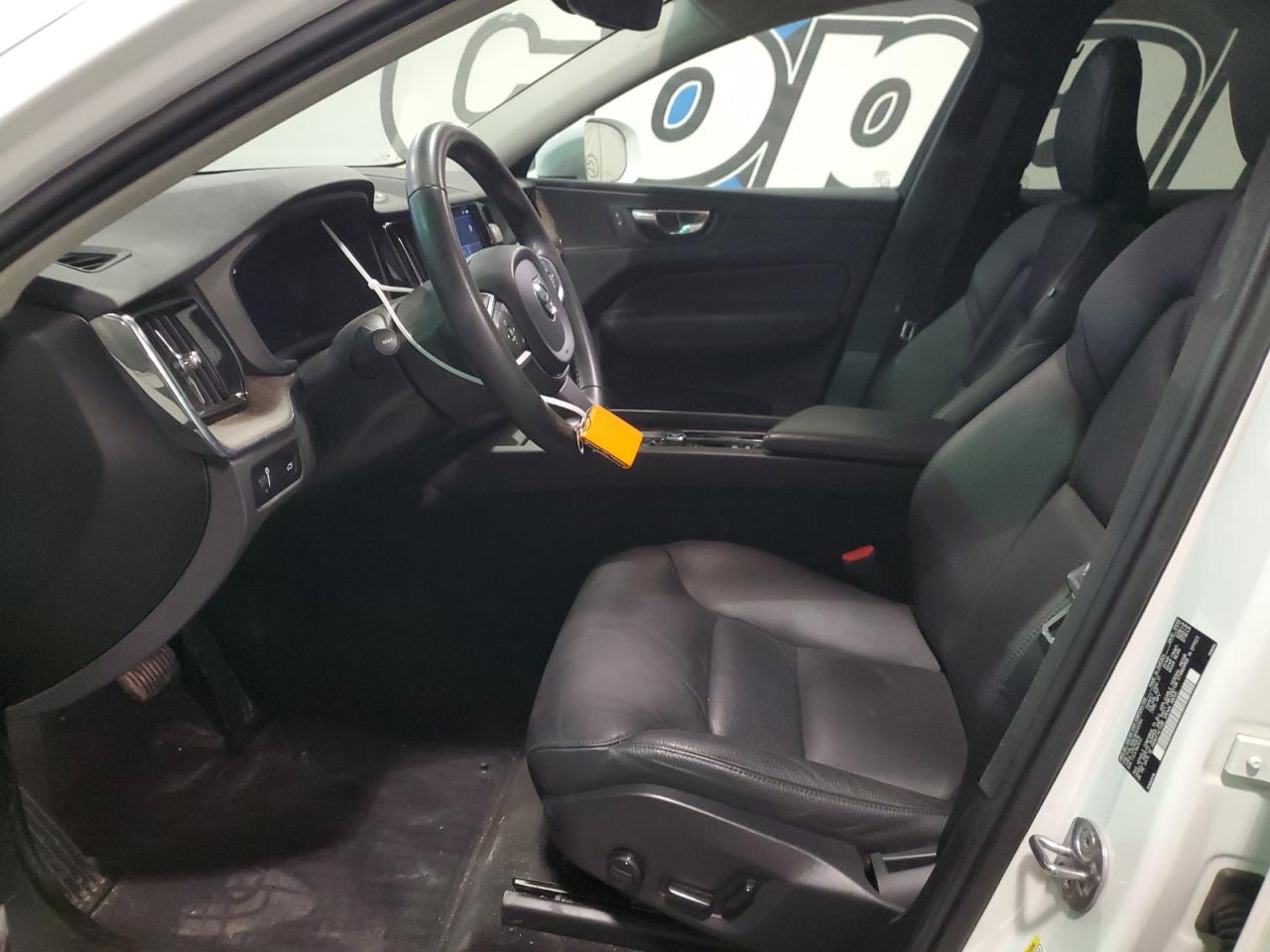 2022 Volvo XC60 - Image 7