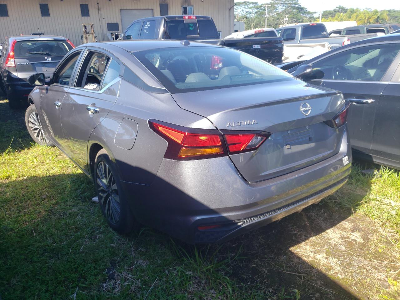 VIN 1N4BL4DV7PN308413 2023 NISSAN ALTIMA no.2