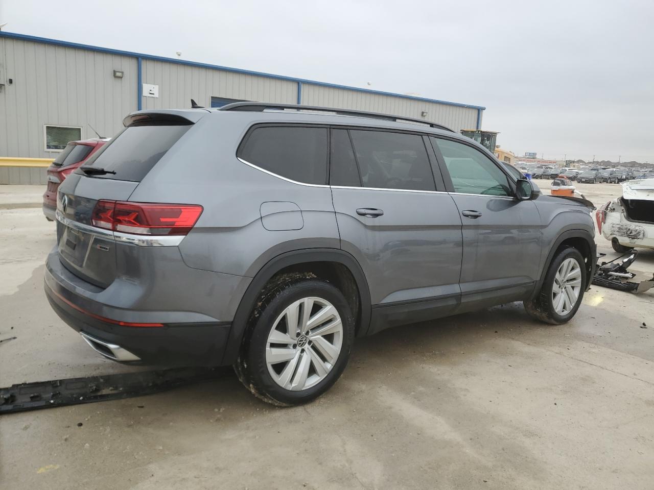 2021 Volkswagen Atlas - Image 3