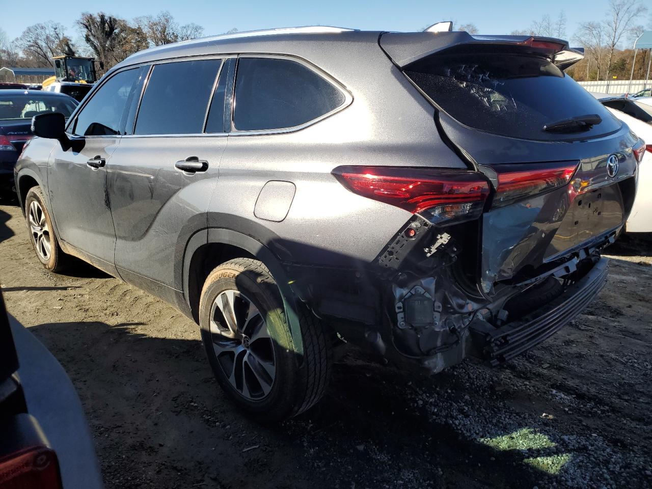 2021 Toyota Highlander - Image 2