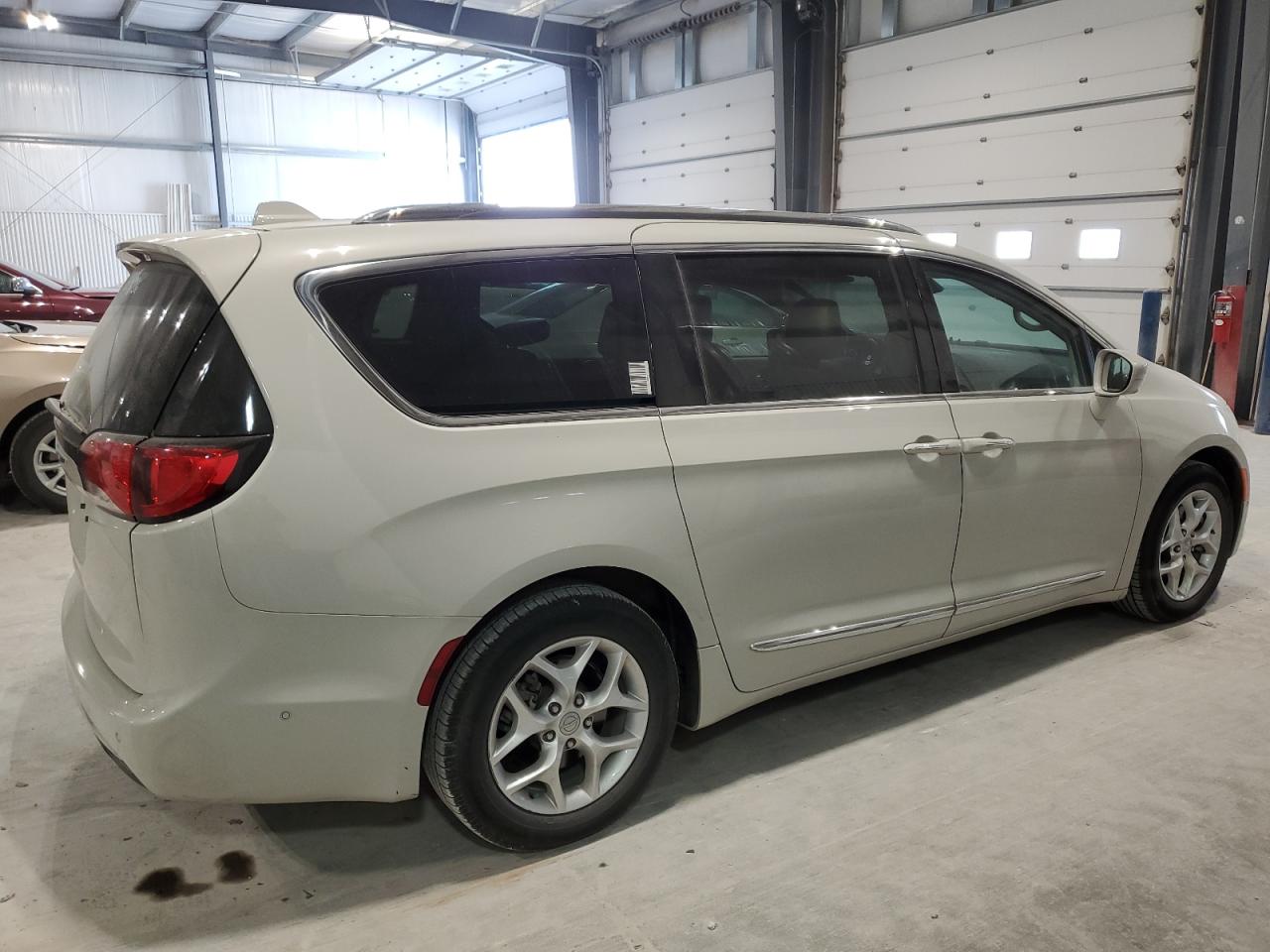 2020 Chrysler Pacifica - Image 3