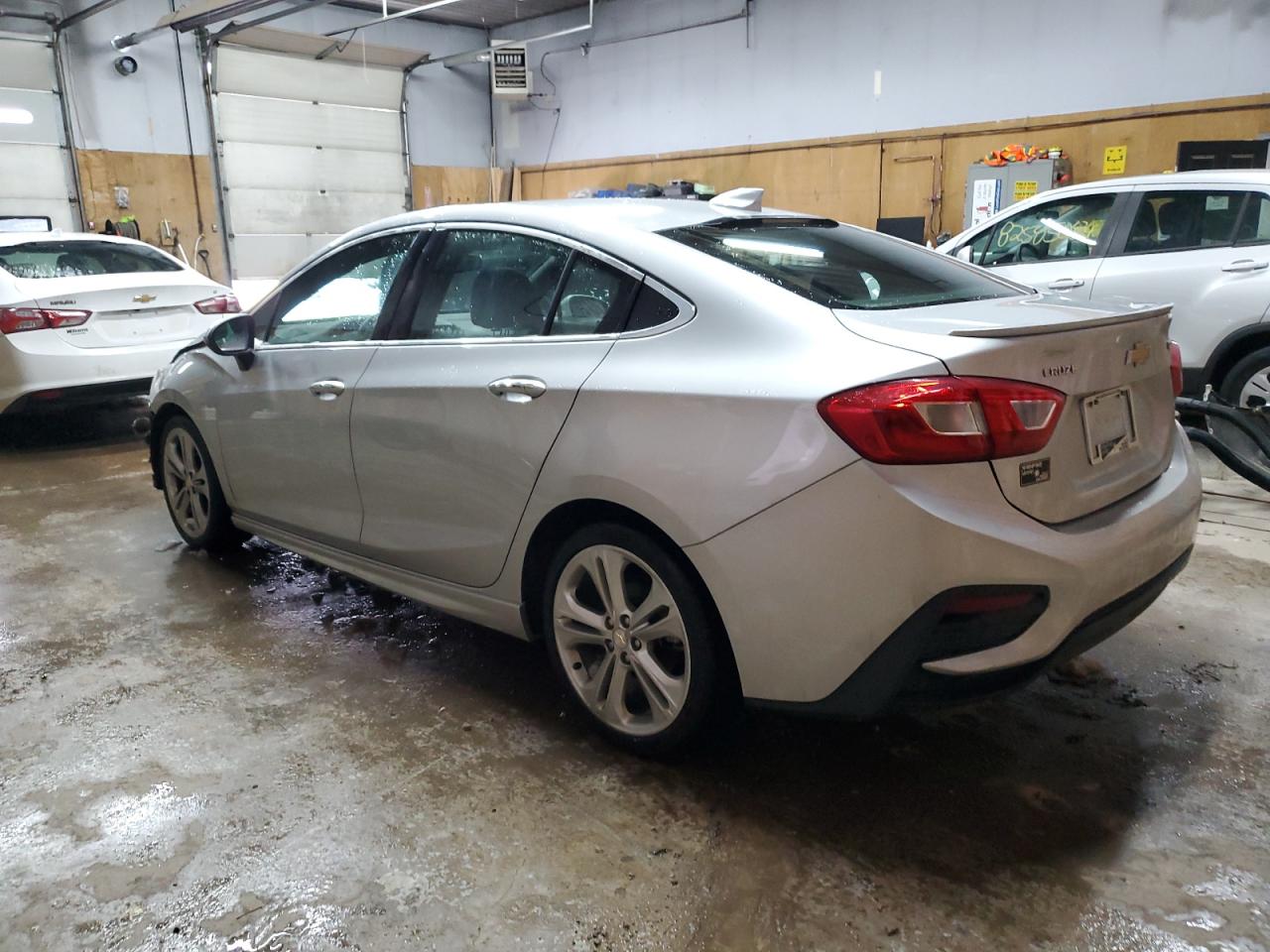 2016 Chevrolet Cruze - Image 2