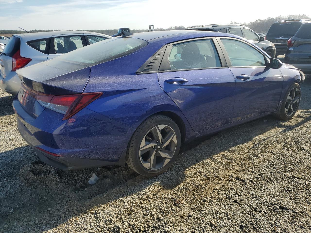 2023 Hyundai Elantra - Image 3