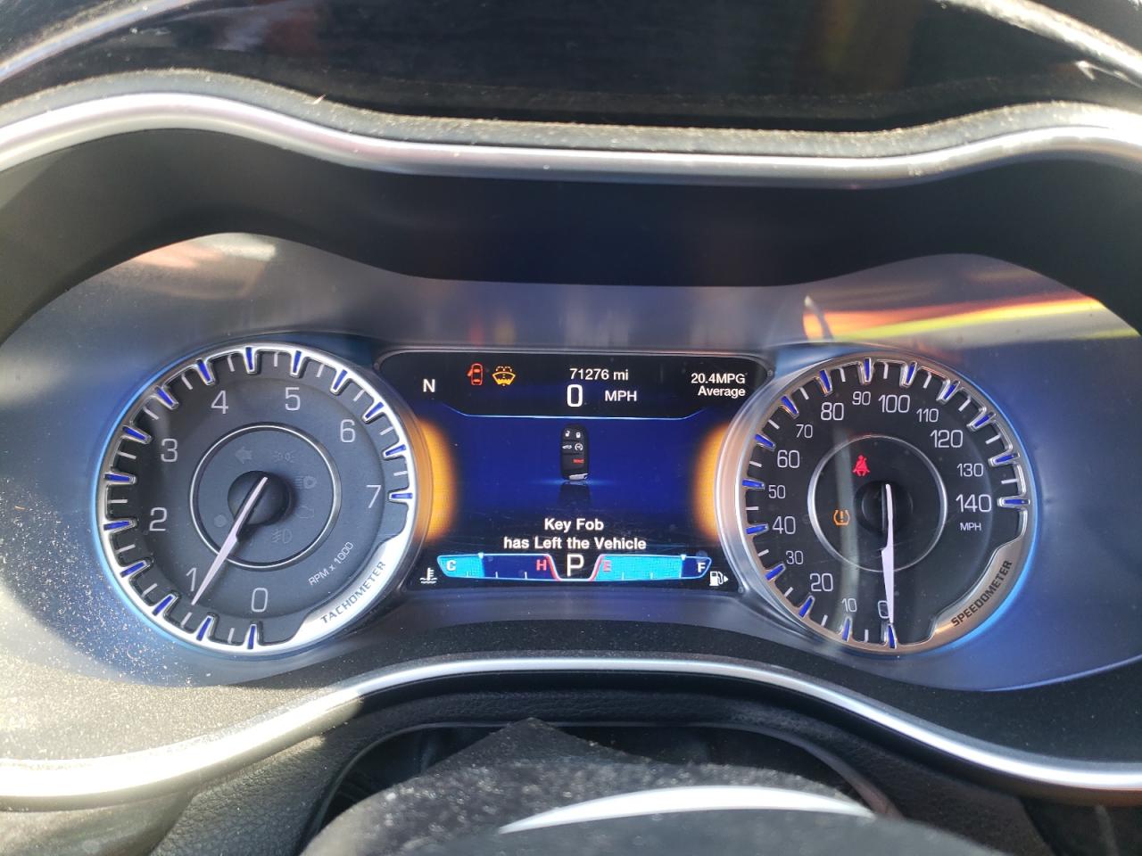 2015 Chrysler 200 - Image 9