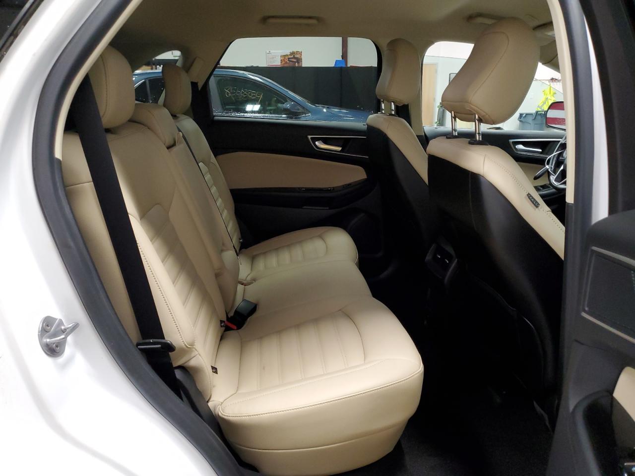 2020 Ford Edge - Image 11