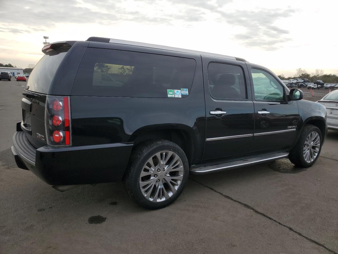 VIN 1GKS2MEF2DR253852 2013 GMC YUKON no.3