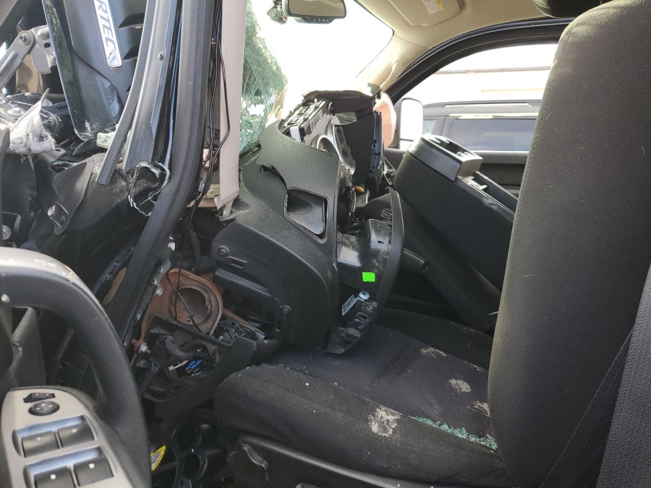 2011 Chevrolet Silverado - Image 7