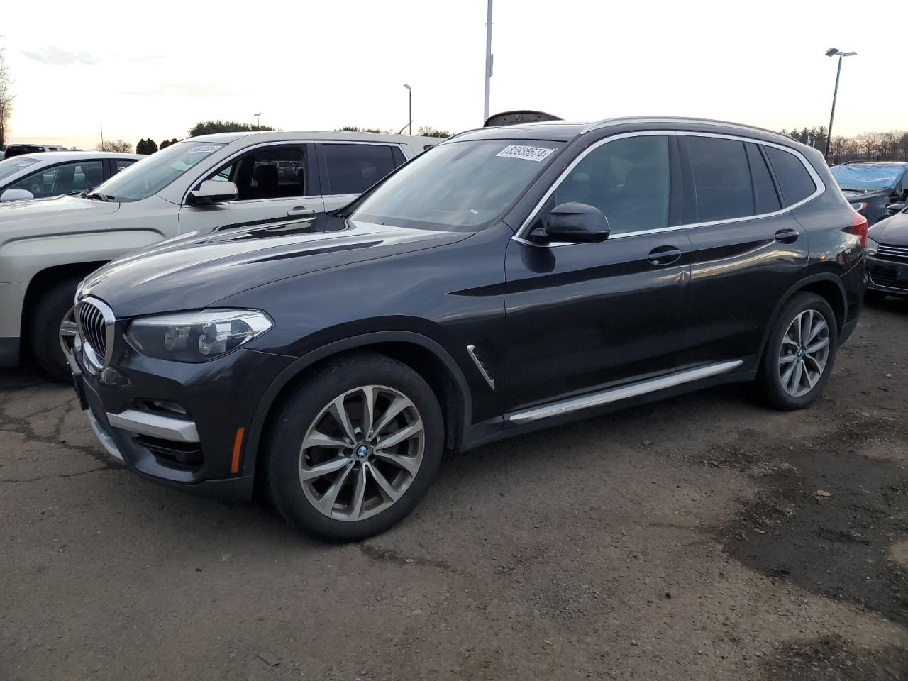 VIN 5UXTR9C5XJLD66256 2018 BMW X3 no.1