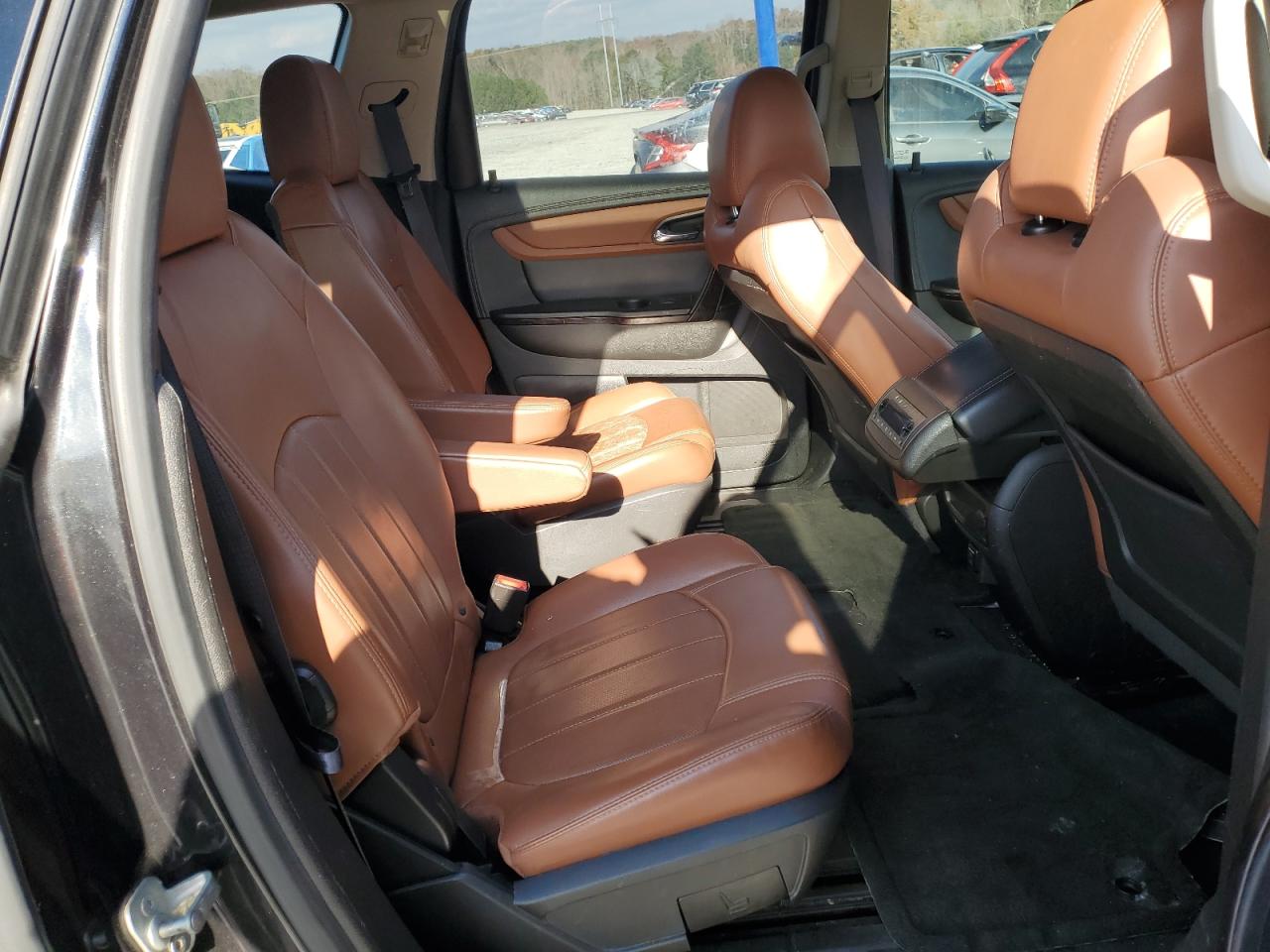 2015 Chevrolet Traverse - Image 11