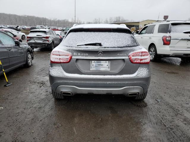  MERCEDES-BENZ GLA-CLASS 2018 Szary