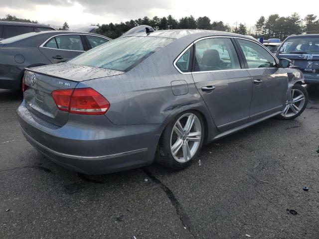 Sedans VOLKSWAGEN PASSAT 2015 Szary