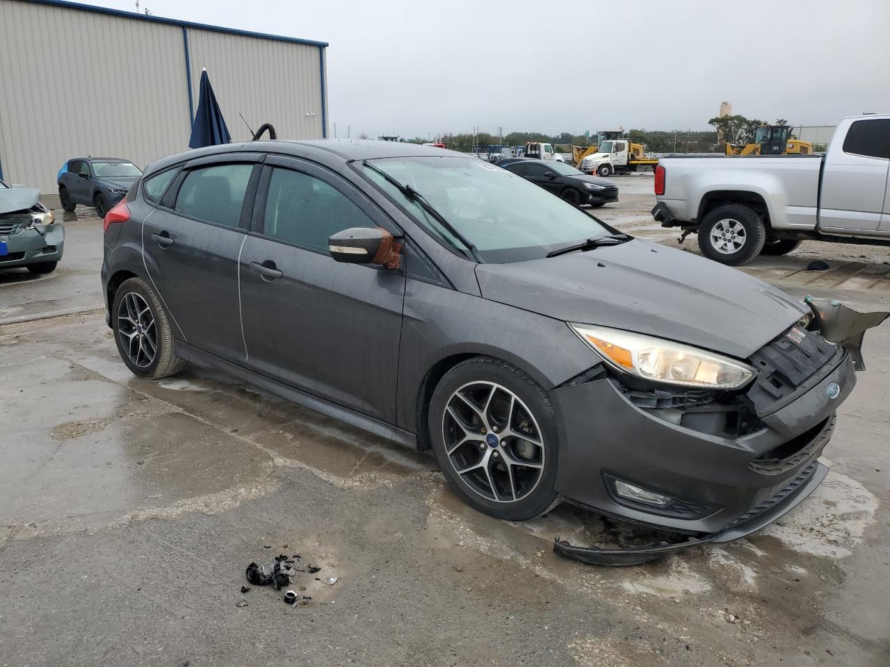 VIN 1FADP3K27FL279960 2015 FORD FOCUS no.4