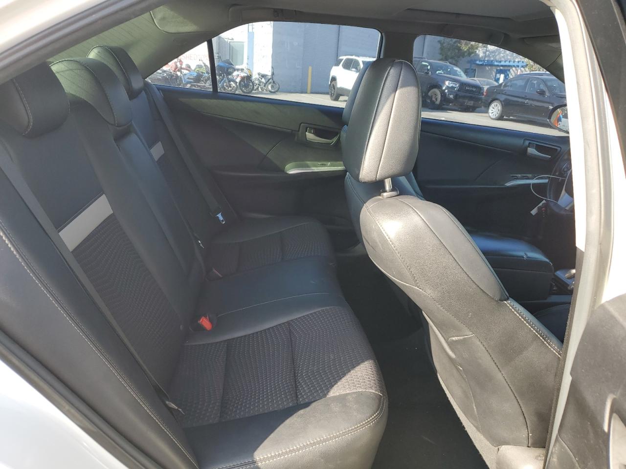 2014 Toyota Camry - Image 10