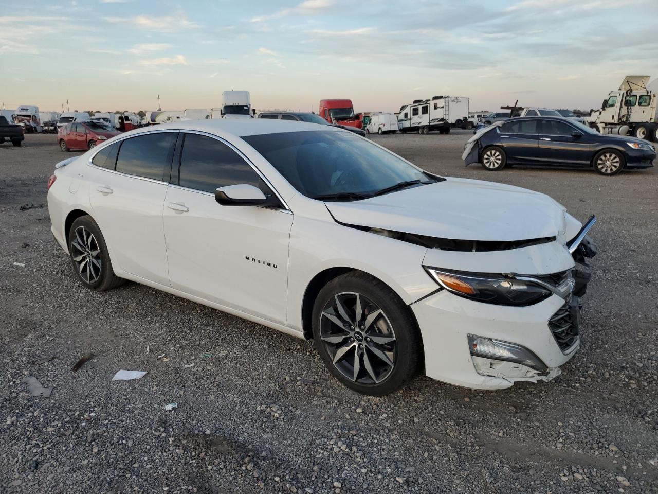 2021 Chevrolet Malibu - Image 4