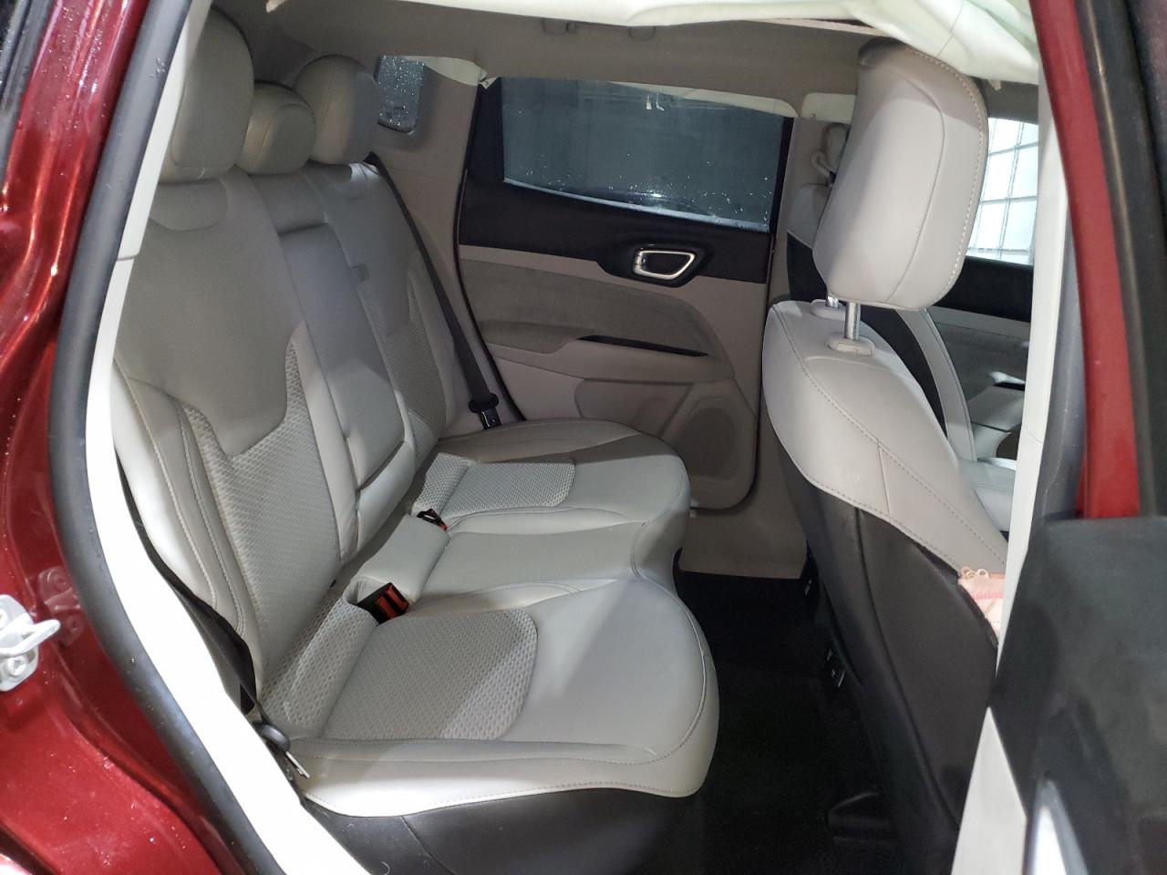 2022 Jeep Compass - Image 11