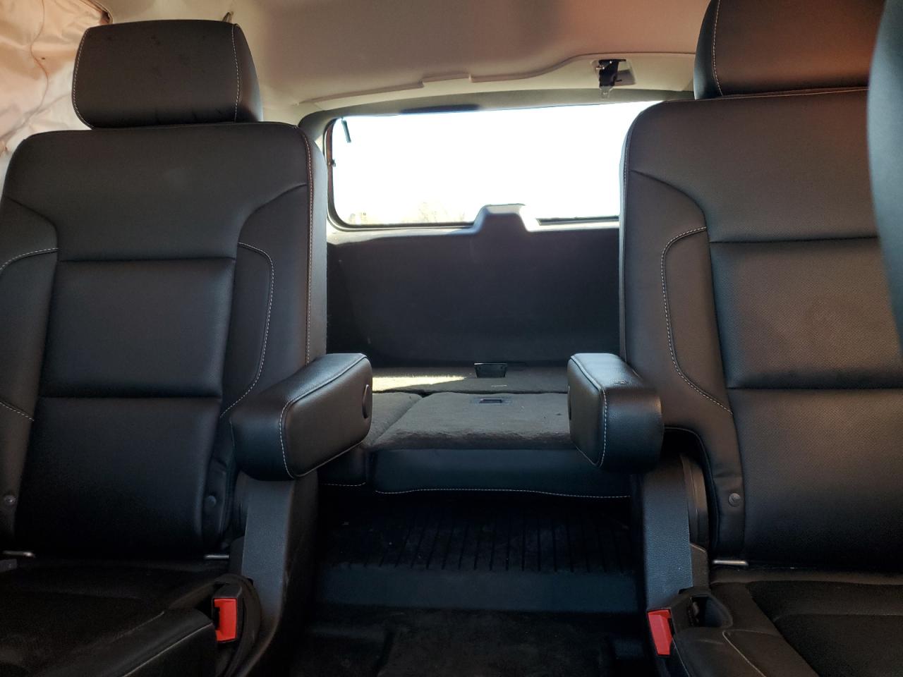 2020 GMC Yukon - Image 10