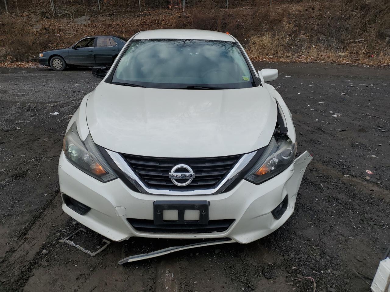2016 Nissan Altima - Image 5
