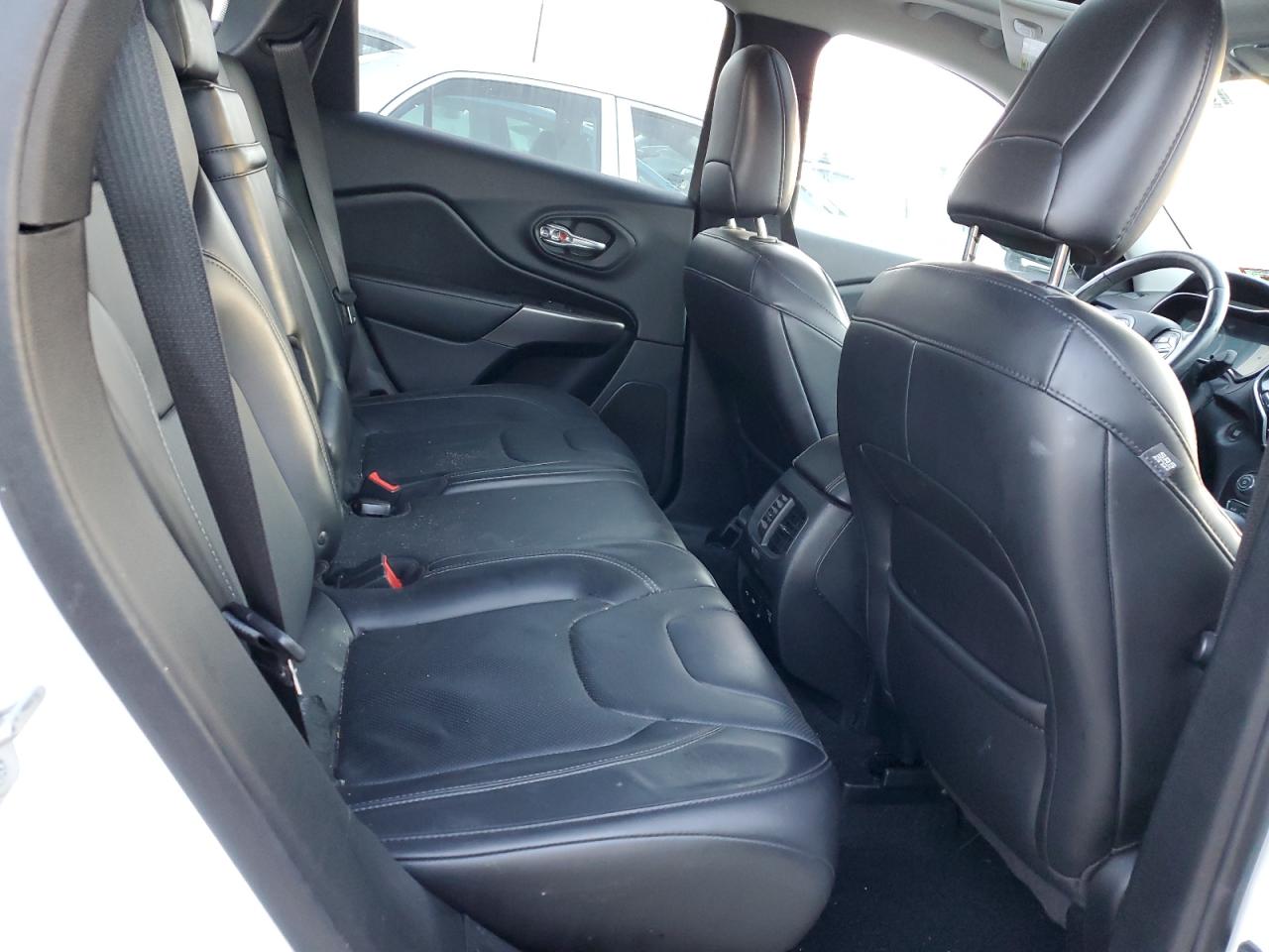 2019 Jeep Grand Cherokee - Image 11
