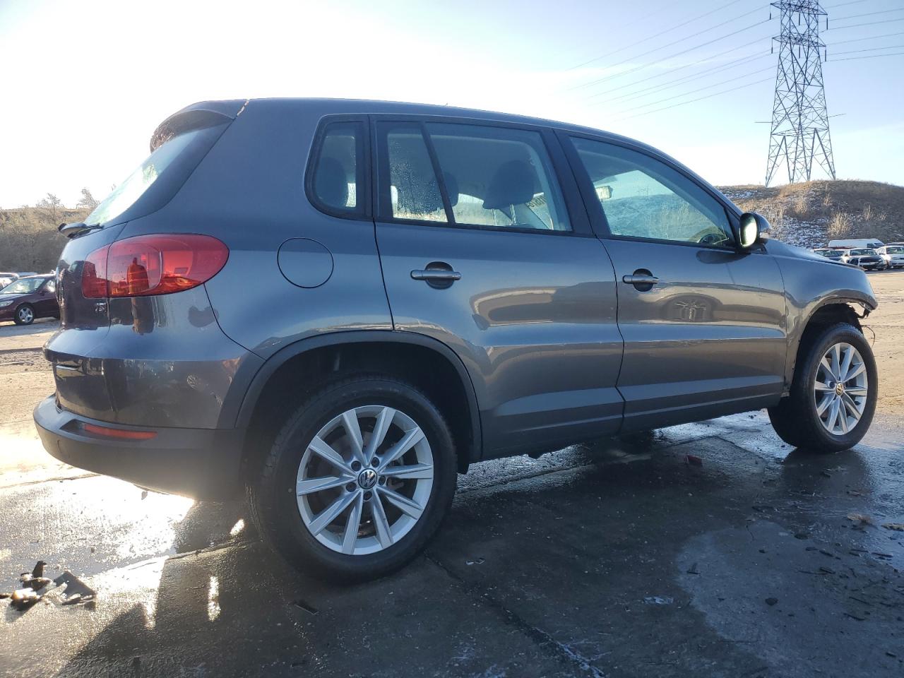 VIN WVGAV7AX5HK046980 2017 VOLKSWAGEN TIGUAN no.3