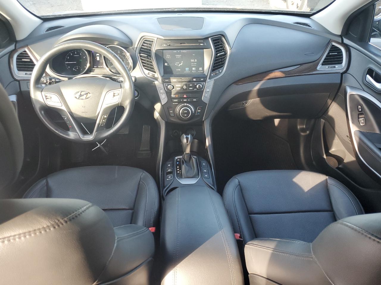 2017 Hyundai Santa Fe - Image 8