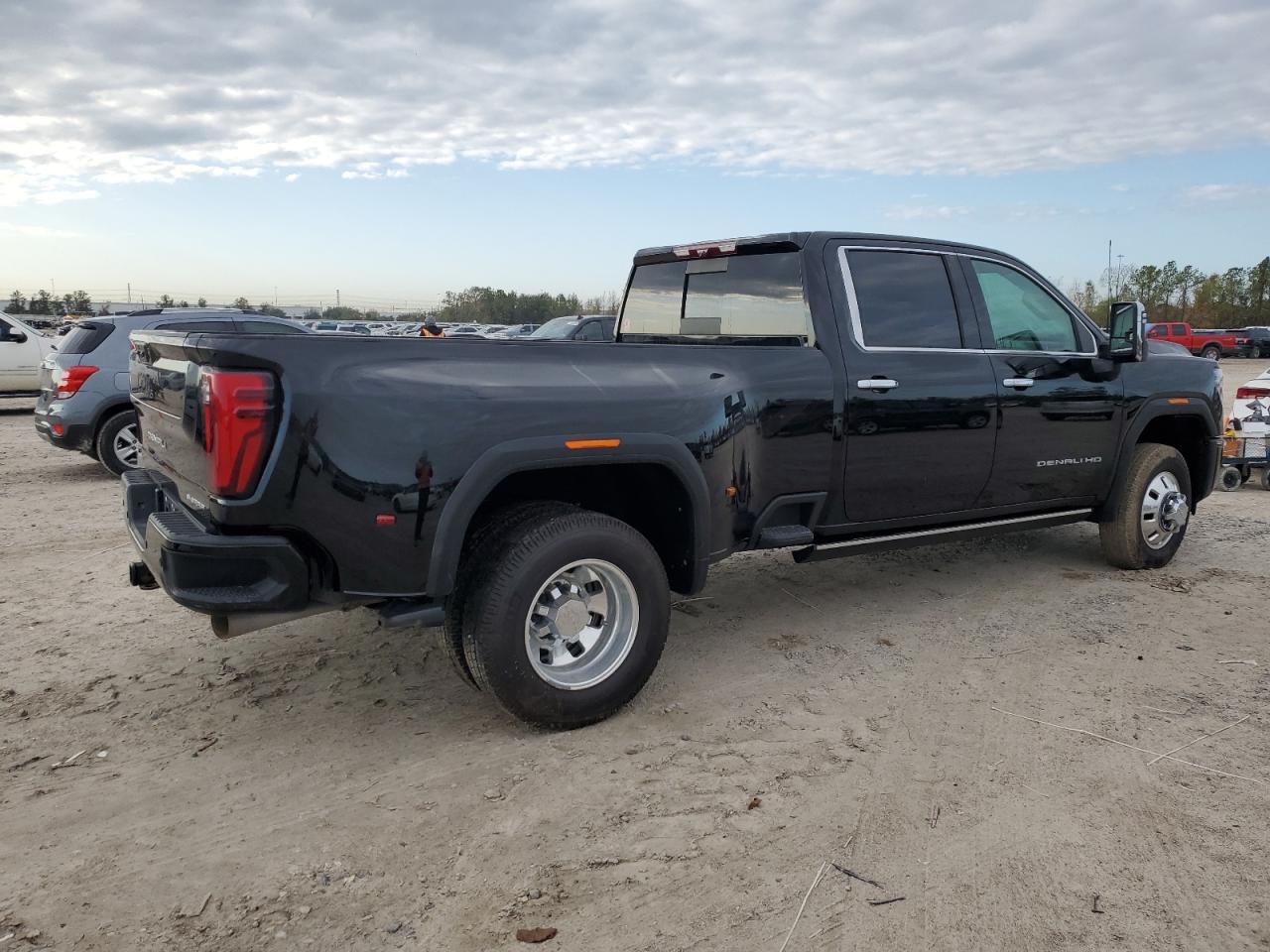 VIN 1GT49YEY4RF361360 2024 GMC SIERRA no.3