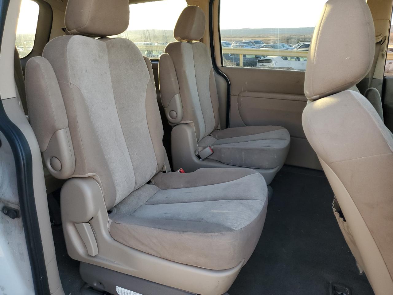 2012 Kia Sedona - Image 11