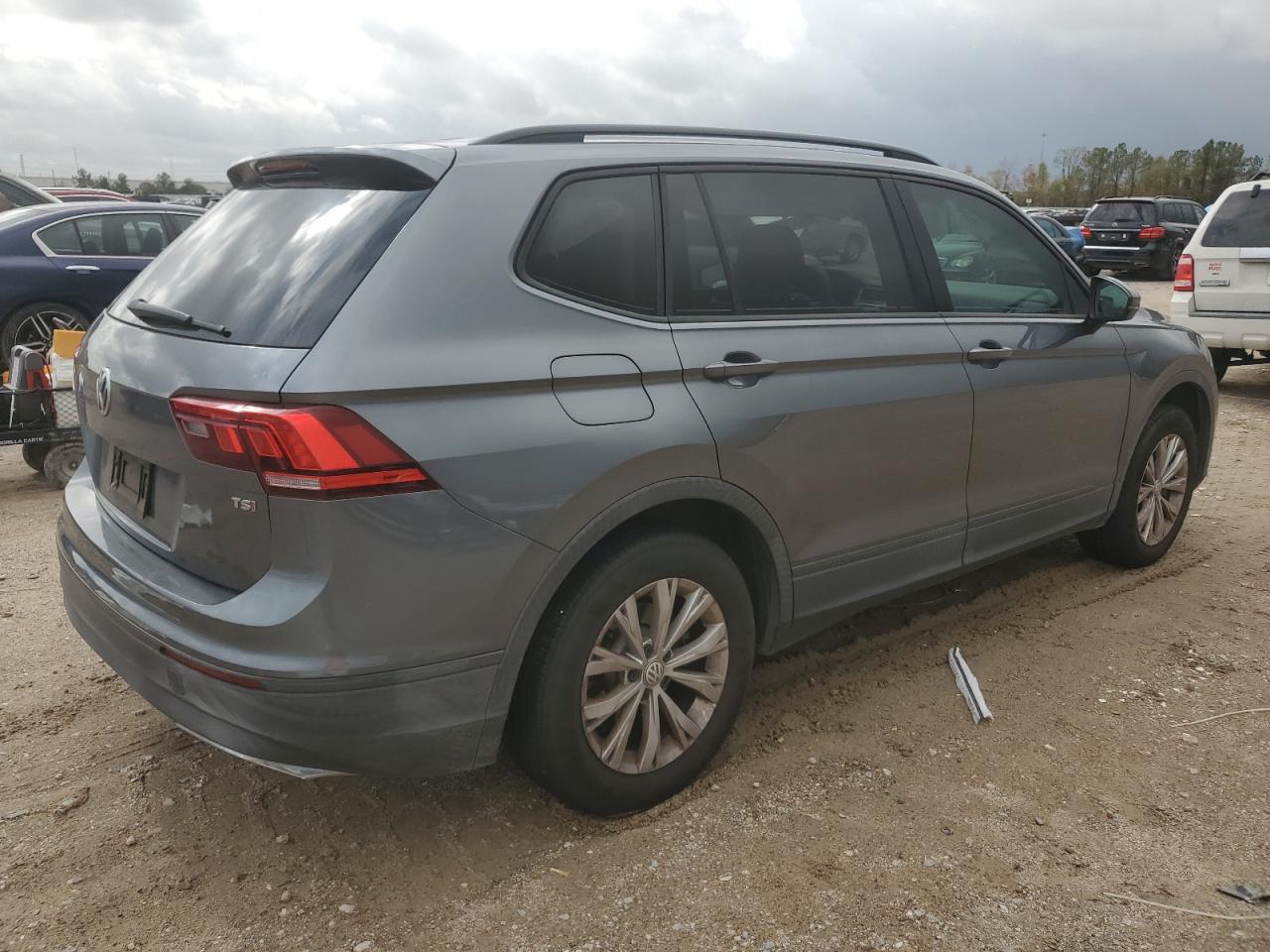 VIN 3VV1B7AXXJM010263 2018 VOLKSWAGEN TIGUAN no.3