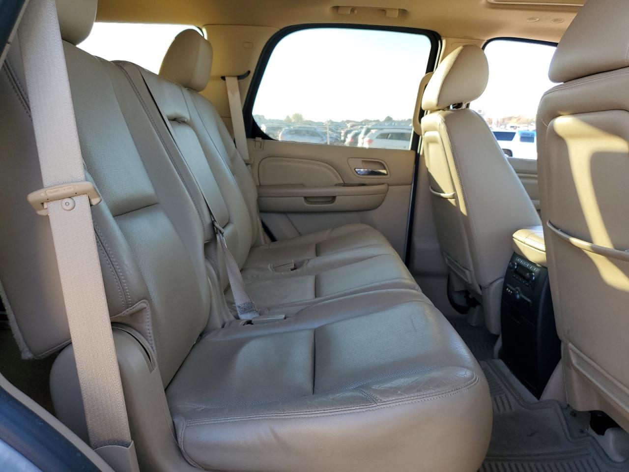 2013 Cadillac Escalade - Image 11