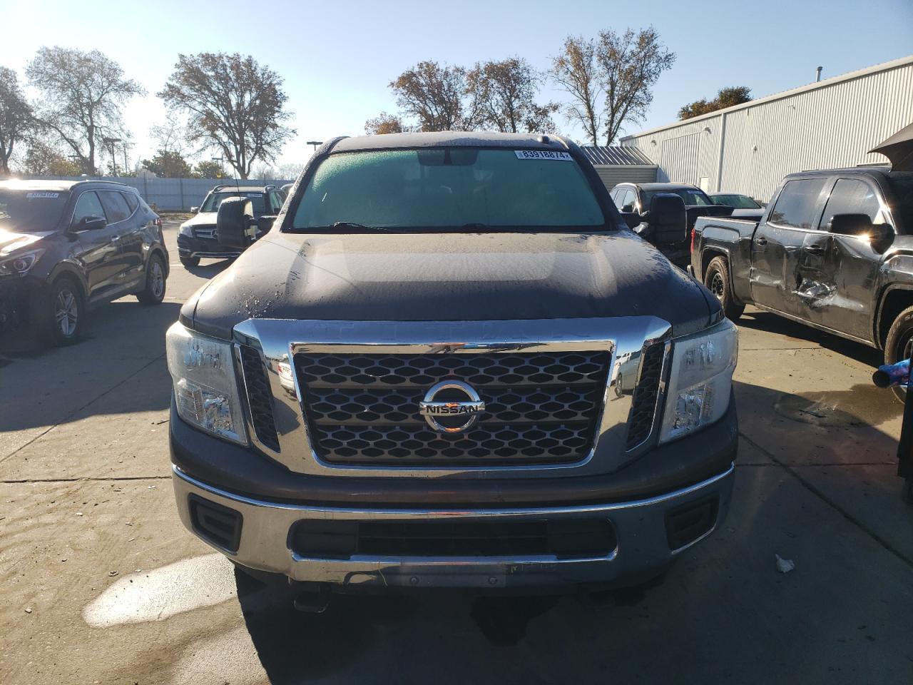 2017 Nissan Titan - Image 5